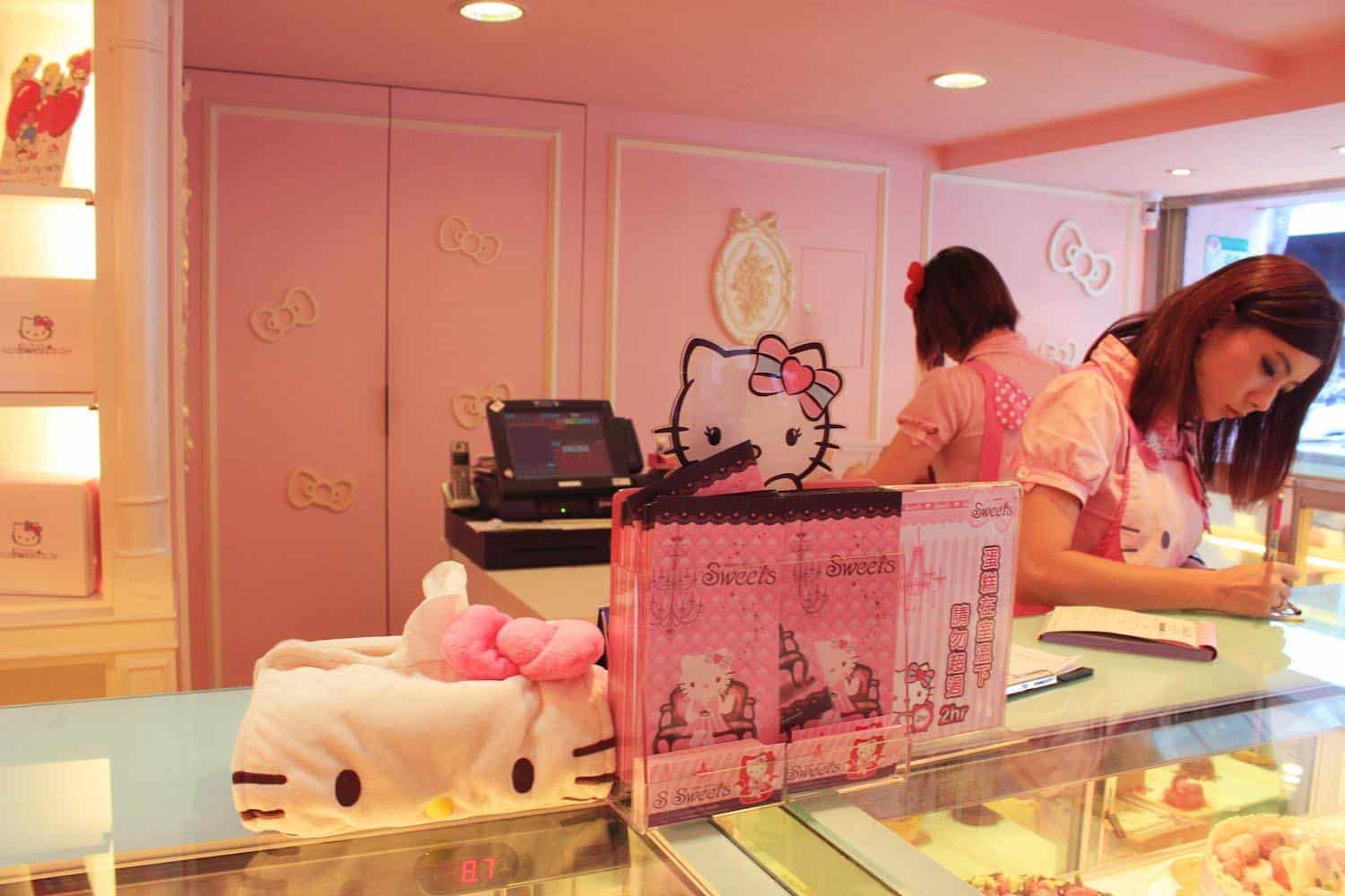 The Hello Kitty Restaurant in Taipei – Never Ending Footsteps